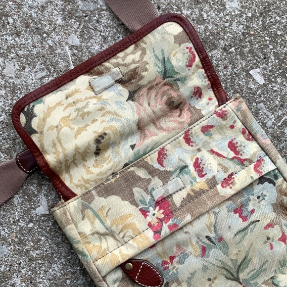 Fossil | 0.59 Original Premium Bag Muted Floral Canvas & Leather Crossbody Bag - Picture 4 of 10